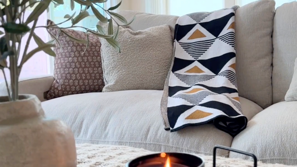 product video of Seek & Swoon Envie Throw blanket