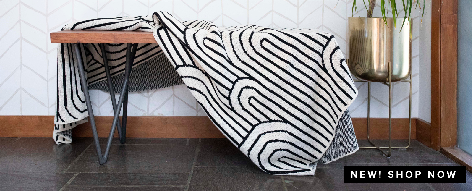 Seek & Swoon Bend Throw