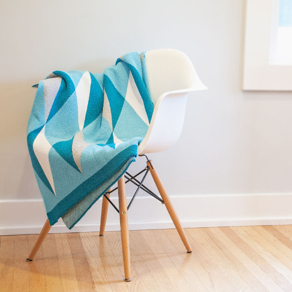 Seek & Swoon Hope Throw Blanket (Ovarian Cancer Awareness)