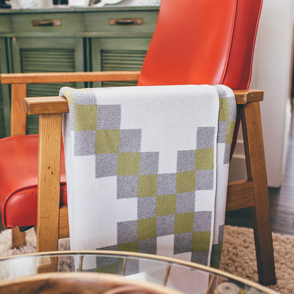 Seek & Swoon Baile Throw Blanket