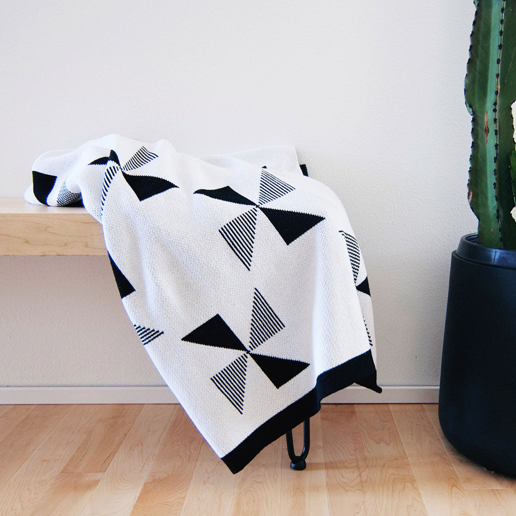 Molen Throw