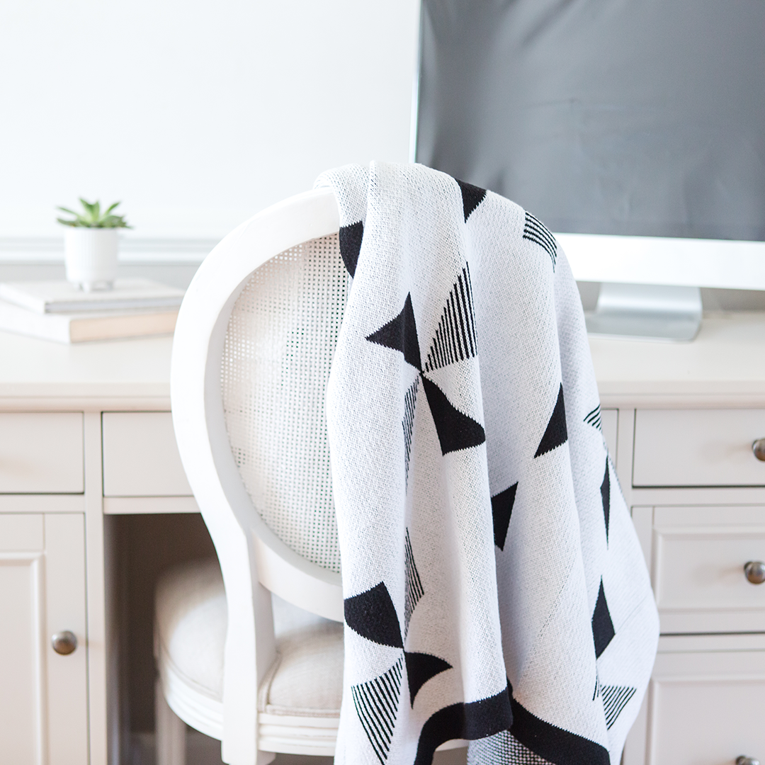 Molen Throw