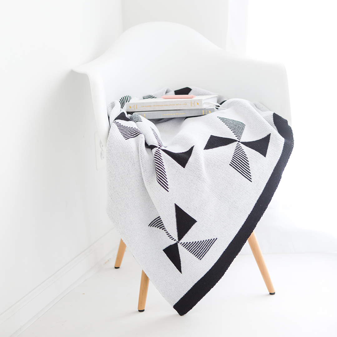 Molen Throw